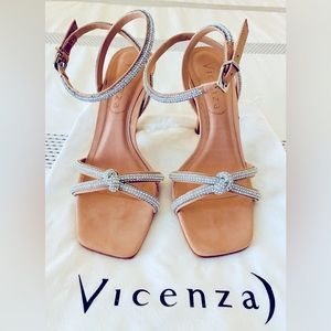 NEW Vicenza Deena Crystal Heels in Neutral Size 10